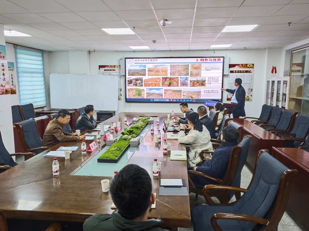 ​beat365在线官网入口邀请李贵宝教授来校指导专业工程教育认证工作